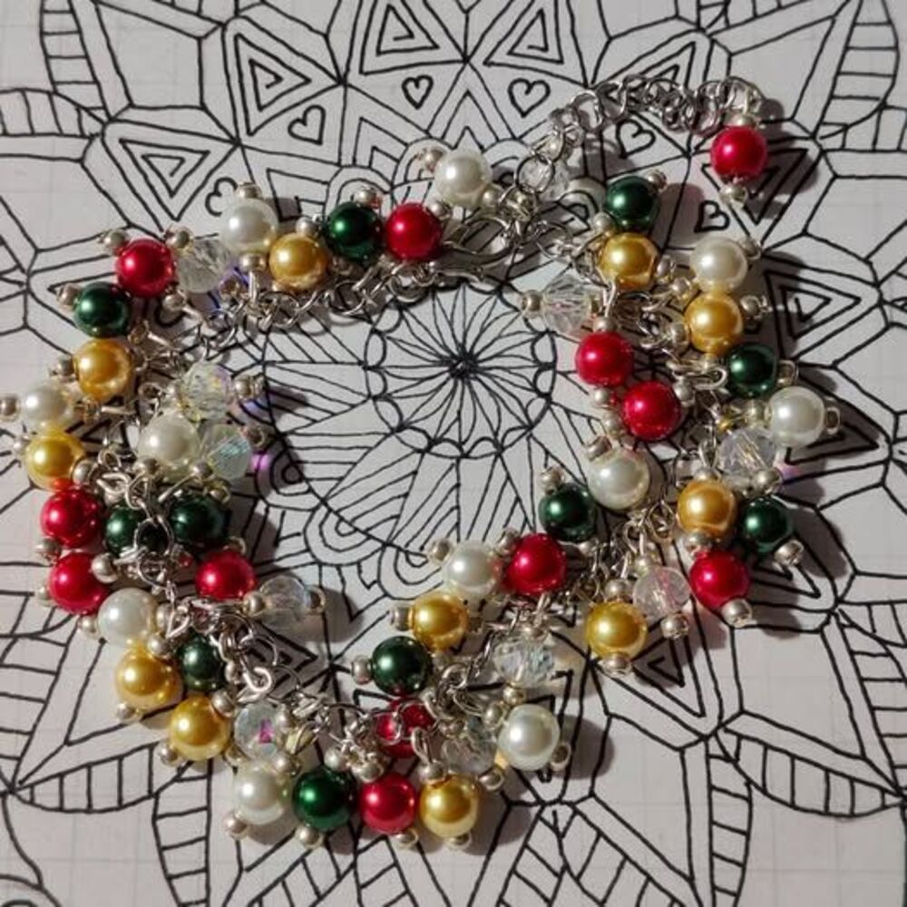 Holiday Christmas Cluster Bracelet
